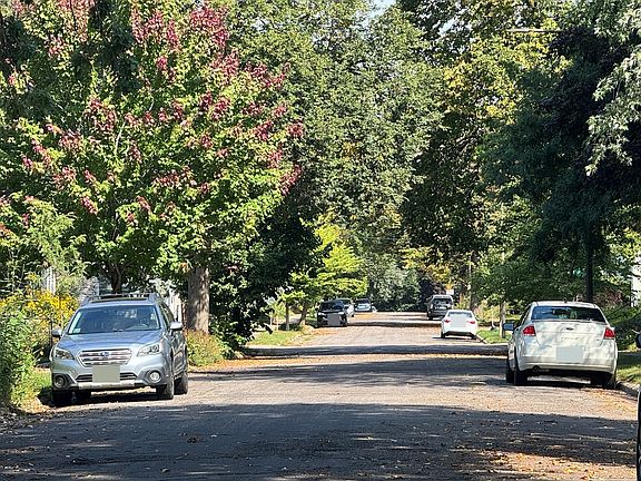 4th image of 998 Ryde St