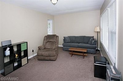4th image of 1716 Woodward Ave