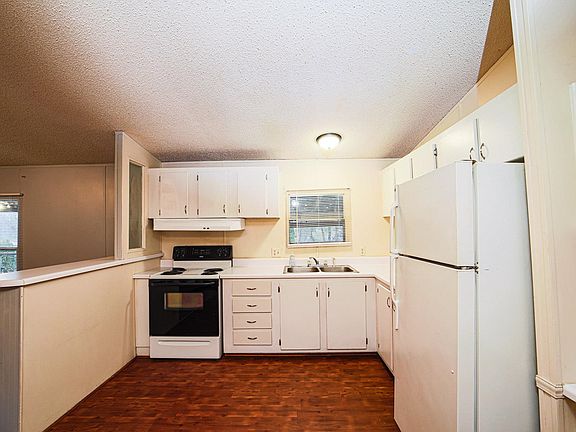 3rd image of 150 Sharp Dr