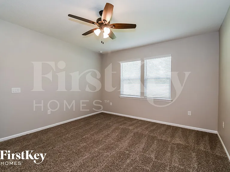205 Orient Dr — Photo 11