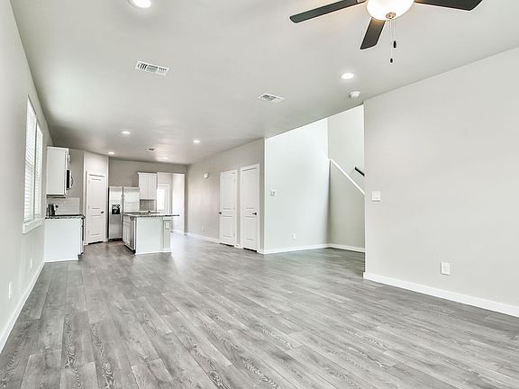 5th image of 214 Lake Ct