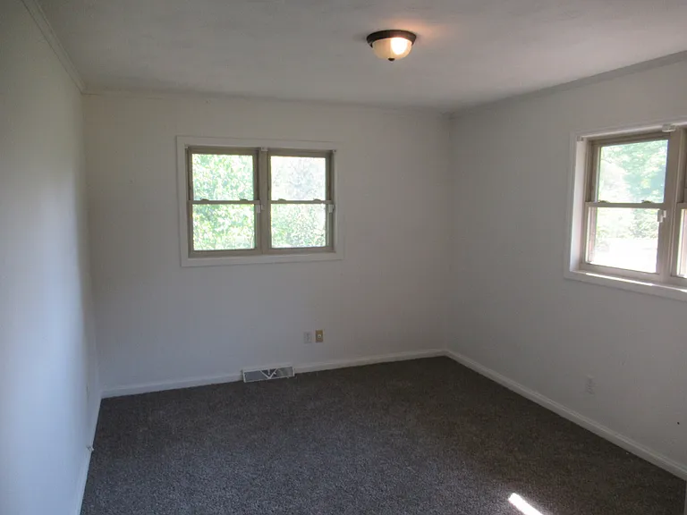 5767 E State Highway 150 — Photo 9