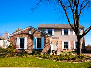 385 Shelburne Dr, Carol Stream, IL 60188