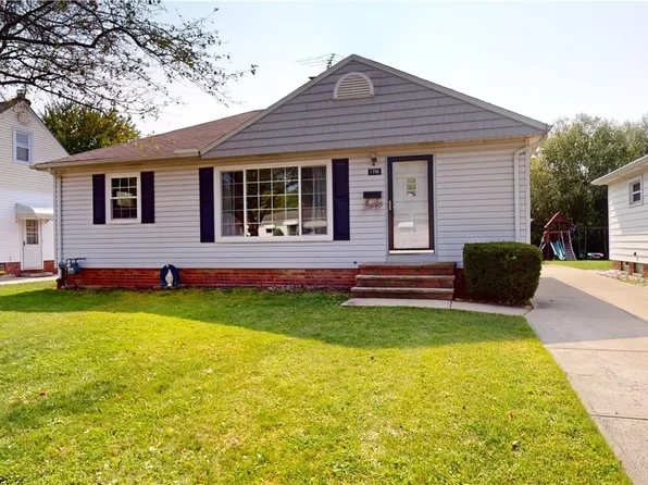 1706 Ridgeview Dr, Wickliffe, OH 44092
