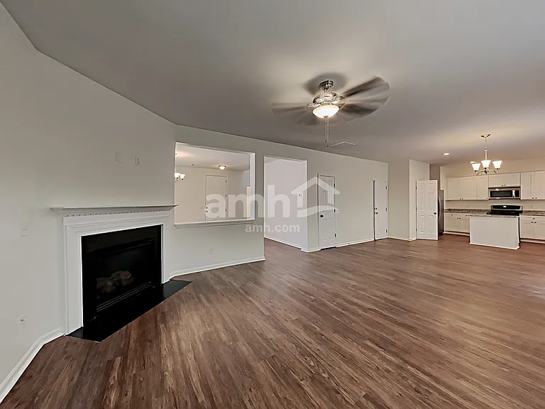 407 Howell Xing — Photo 13