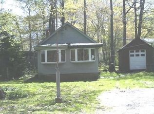 32 Daventry St, Glocester, RI 02814