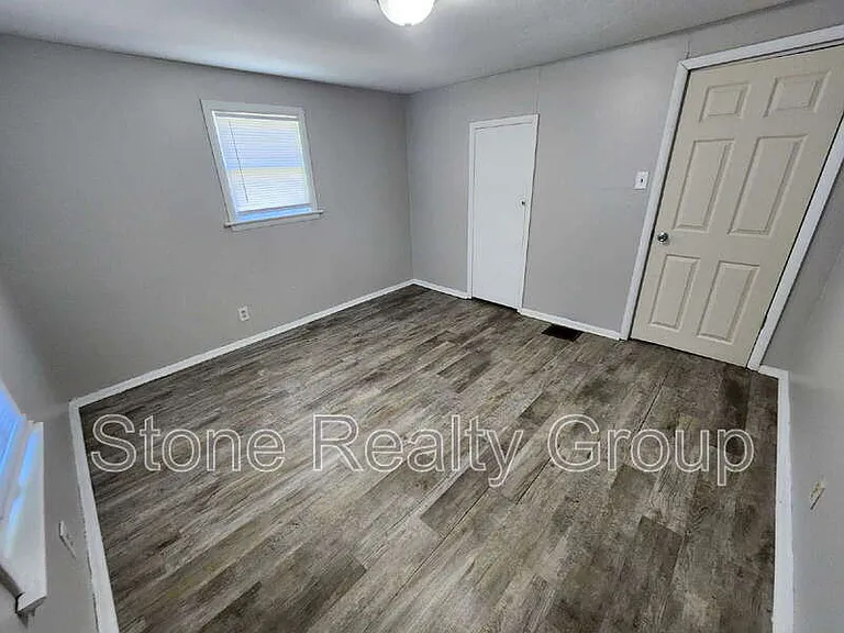 2440 S 11th St — Photo 5