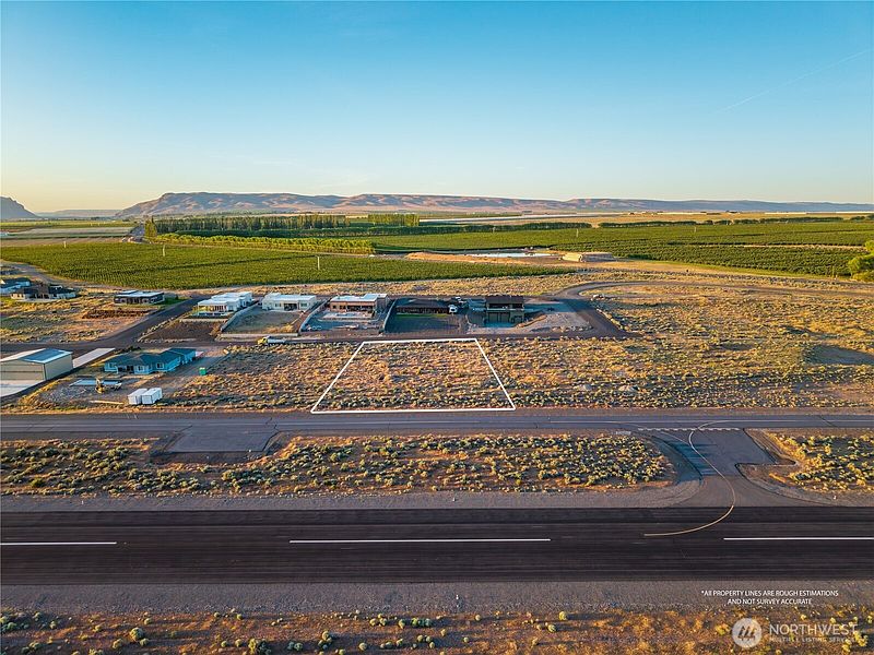 3rd image of 451 Airport Way SW