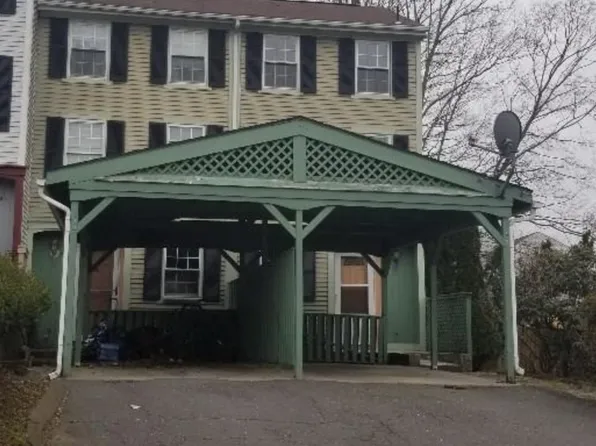 57 Rising Trail Dr, Middletown, CT 06457