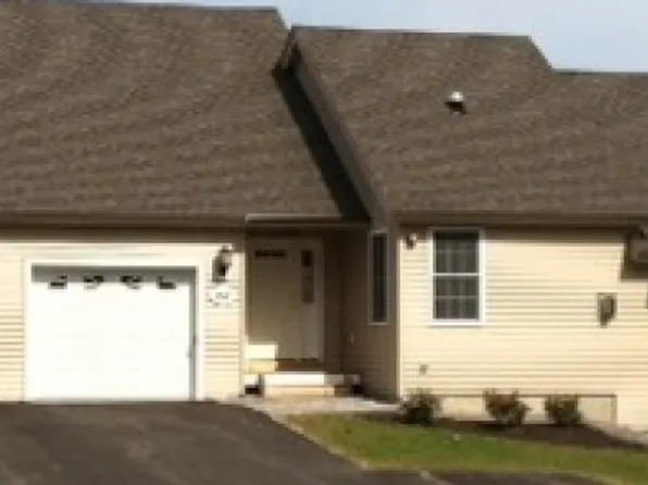 91 Hall Rd APT 6, Fremont, NH 03044