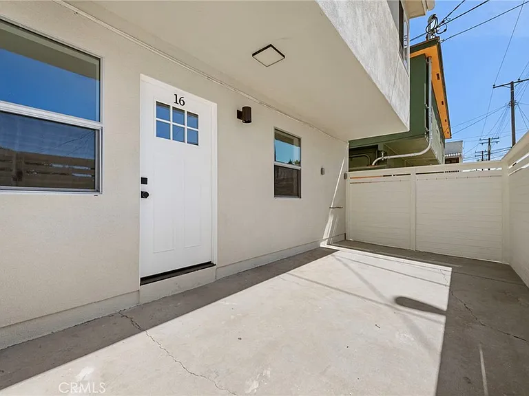3020 E 3rd St #16 — Photo 5