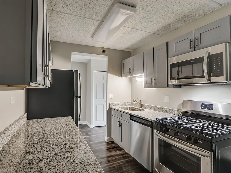 Bartlett Court Apartments — Photo 63