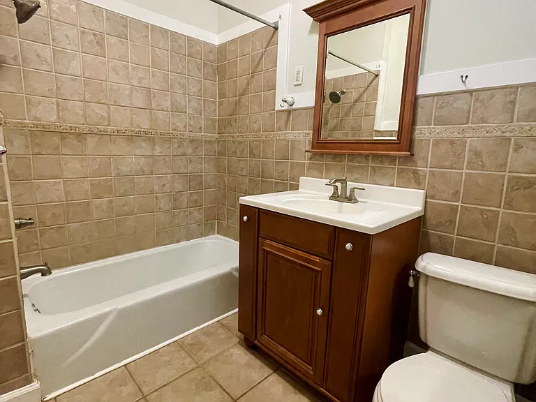 1400 N Detroit St #1 — Photo 13