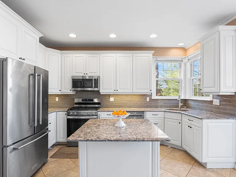 70 Hartley Ln — Photo 4