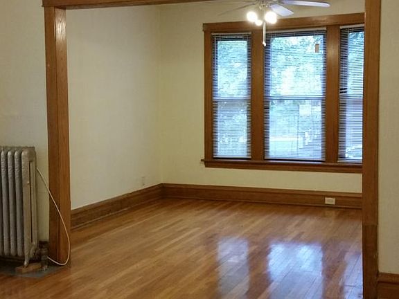 3rd image of 7136 N Wolcott Ave #1