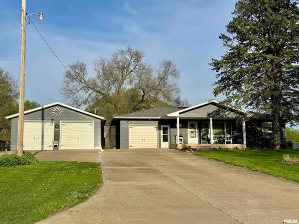 435 Avenue F St, Canton, IL 61520