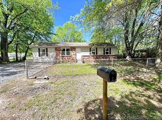 624 Green Country Dr, Tahlequah, OK 74464