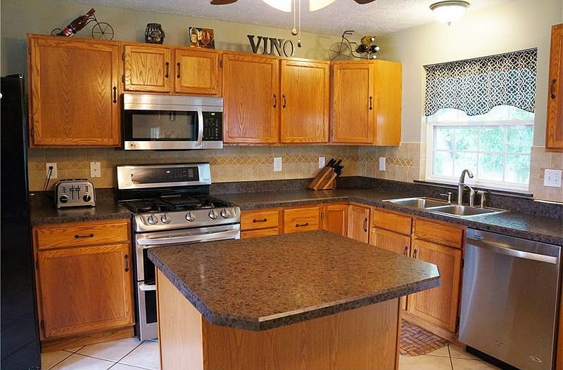 927 Castlegate Cir, Greensburg, PA 15601 Zillow