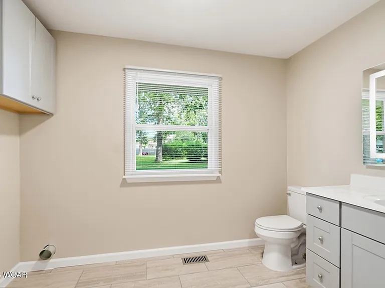 3410 Greens Rd — Photo 10