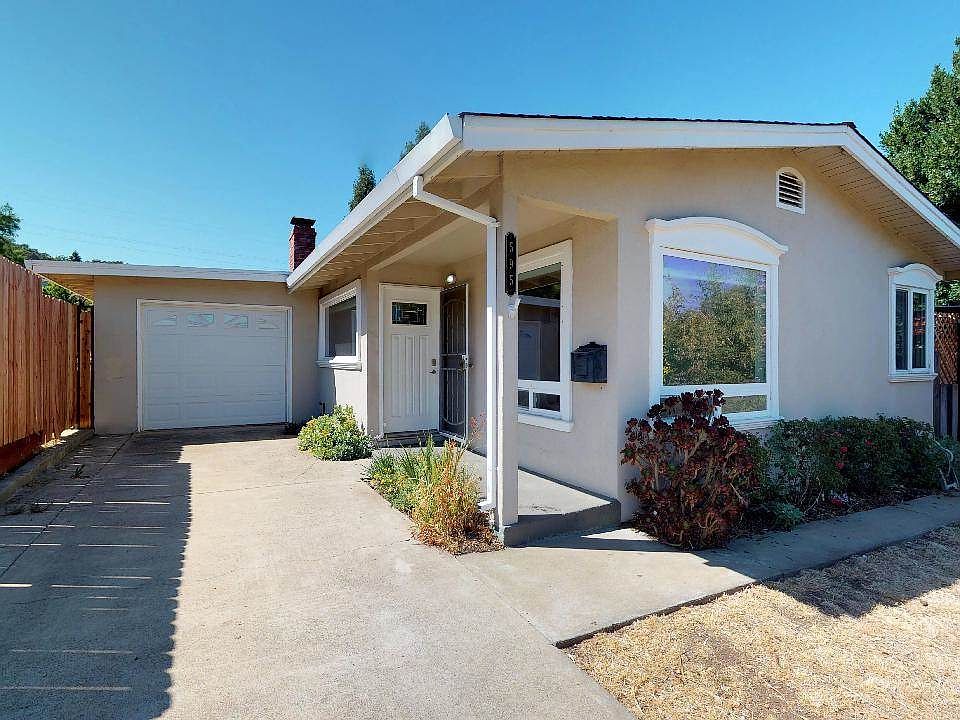 1st image of 595 Claremont Dr