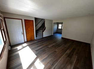 1330 Delta Dr, Cedar Falls, IA 50613