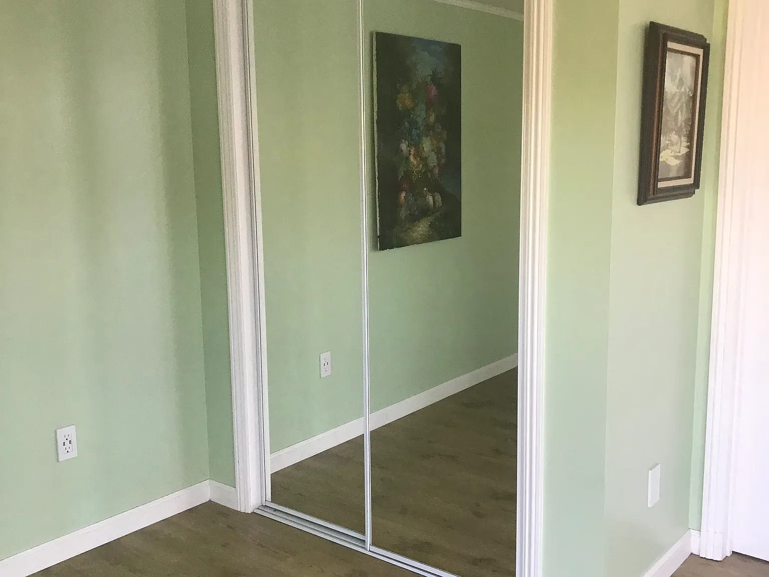 Studio, 300 sqft, $1,975 — Photo 3