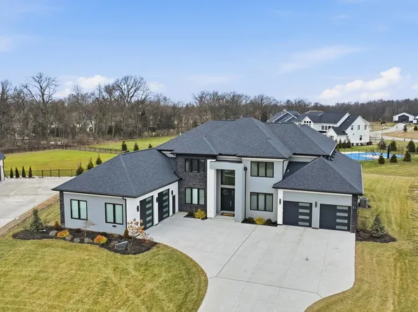 1125 Hunting Creek Dr, Perrysburg, OH 43551