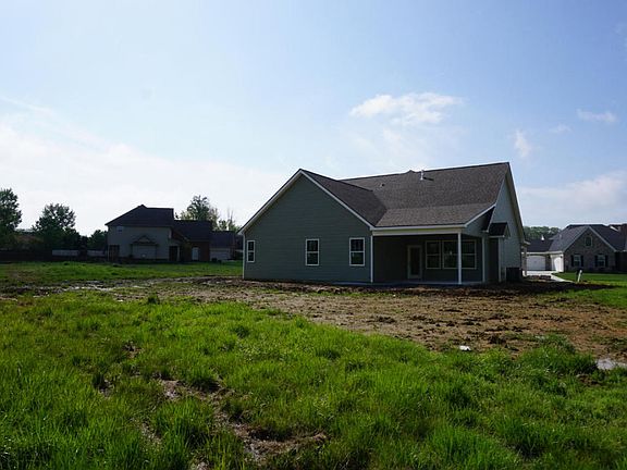 3rd image of 988 Silver Leaf Dr