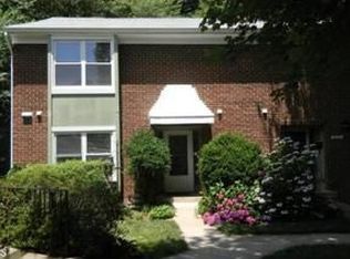 3709 Persimmon Cir, Fairfax, VA 22031