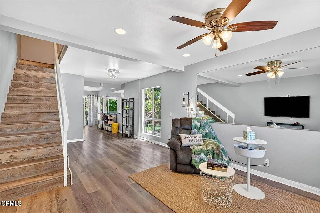 225 S Ventura Rd — Photo 1