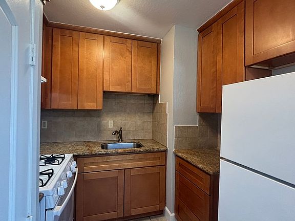 5th image of 2667 Madden Ave APT B