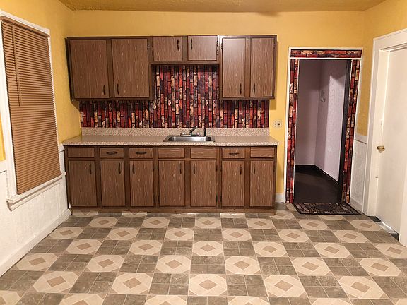 3rd image of 8306 Sowinski Ave #Upstairs