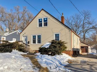 1053 66th St, Windsor Heights, IA 50324
