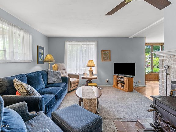 5th image of 418 Arthur Street