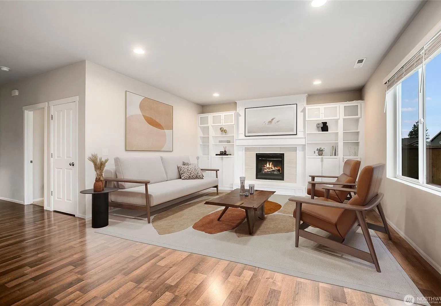 5 bed, 2566 sqft, $3,500 — Photo 3