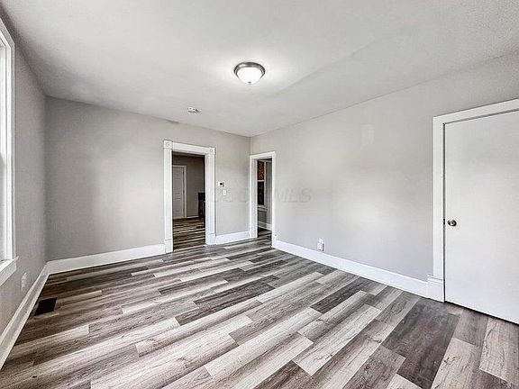 4th image of 354 S Ogden Ave
