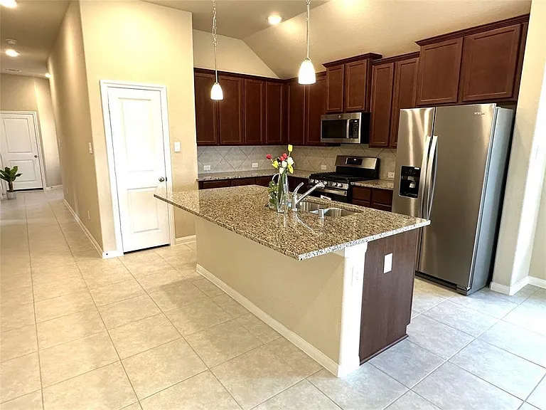 788 Lake Lacosta Dr — Photo 9