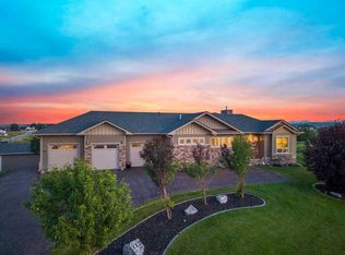 112 N Green Haven Ct, Foothills County, AB T1S0L9