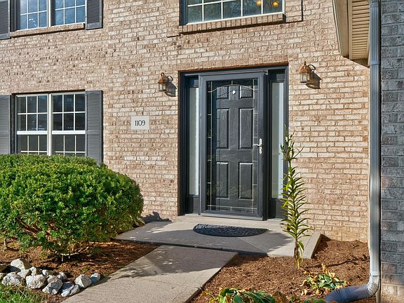3rd image of 1109 Aldridge Way