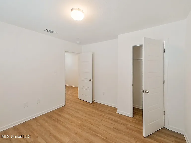 11405 Camden Court Cir — Photo 8