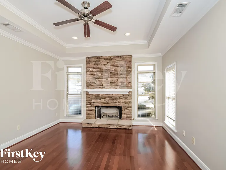 7706 Authur Dr — Photo 3