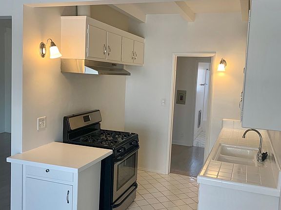 2nd image of 4401 W Verdugo Ave APT O