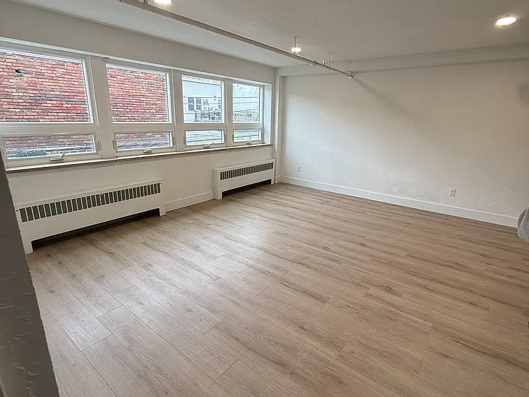 111 E Michigan St #3 — Photo 4