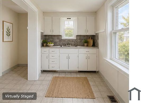 5th image of 11110 Vernon Ave