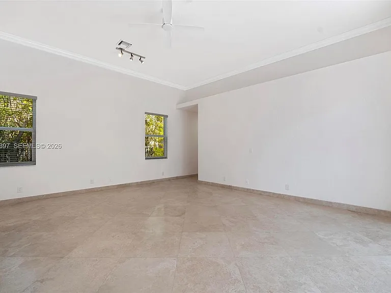 1666 Victoria Pointe Cir — Photo 34