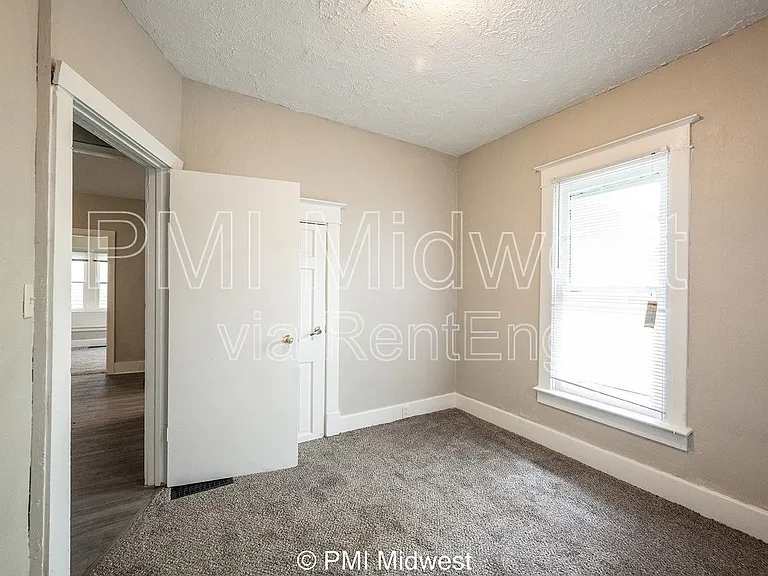 130 N Gladstone Ave — Photo 24