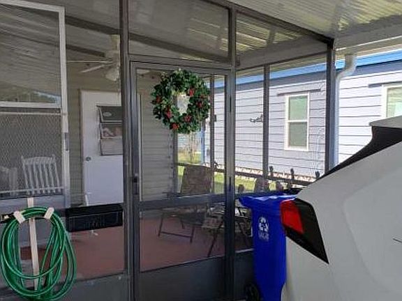 2nd image of 4668 Yacht Ave