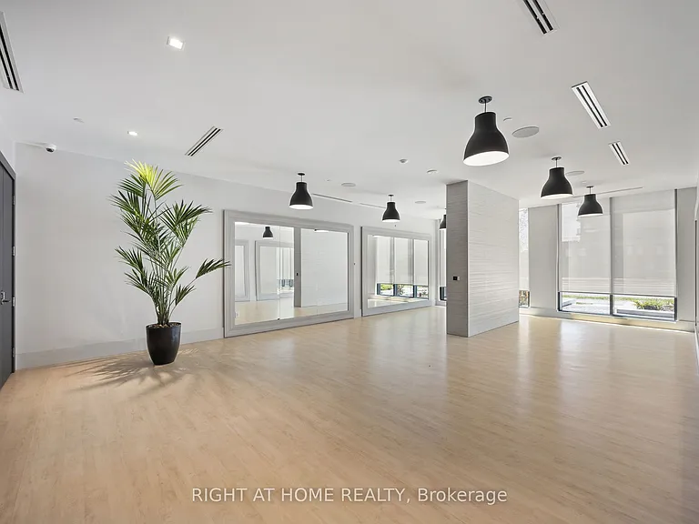 2545 Simcoe St N #2211 — Photo 17