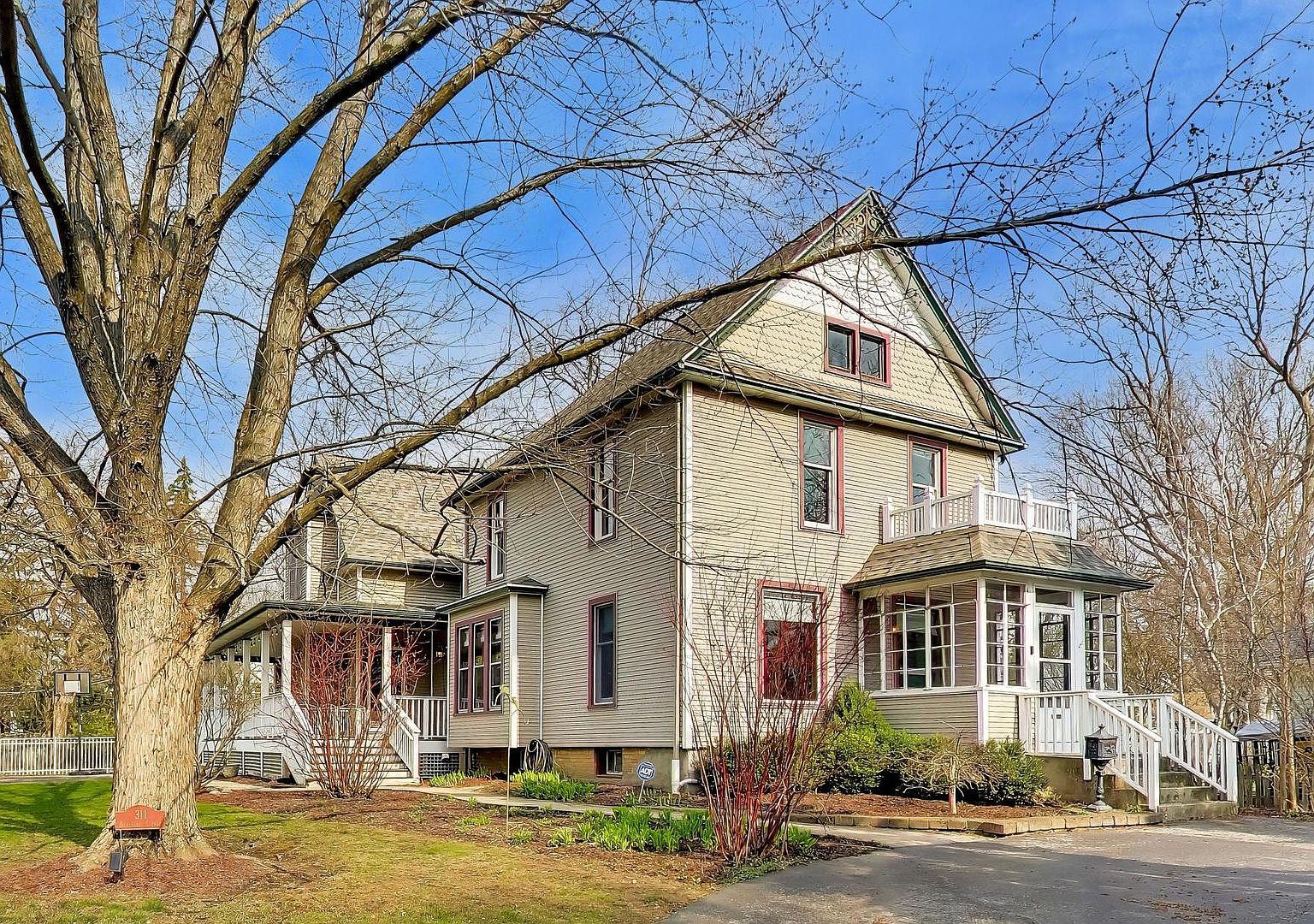 311 Brainerd Ave, Libertyville, IL 60048 | Zillow