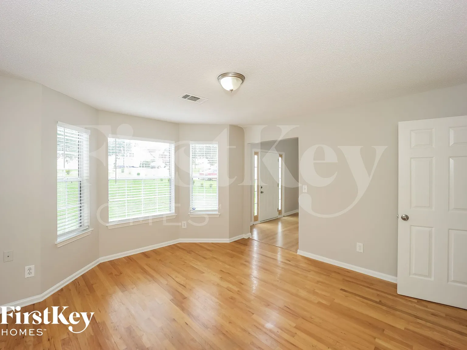 4 bed, 2.5 bath, 3164 sqft, $2,640 — Photo 2